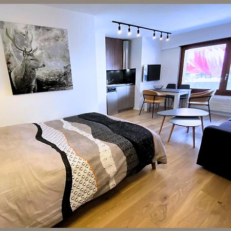 La Perle Montana Apartment ครองส์มอนตานา ภายนอก รูปภาพ