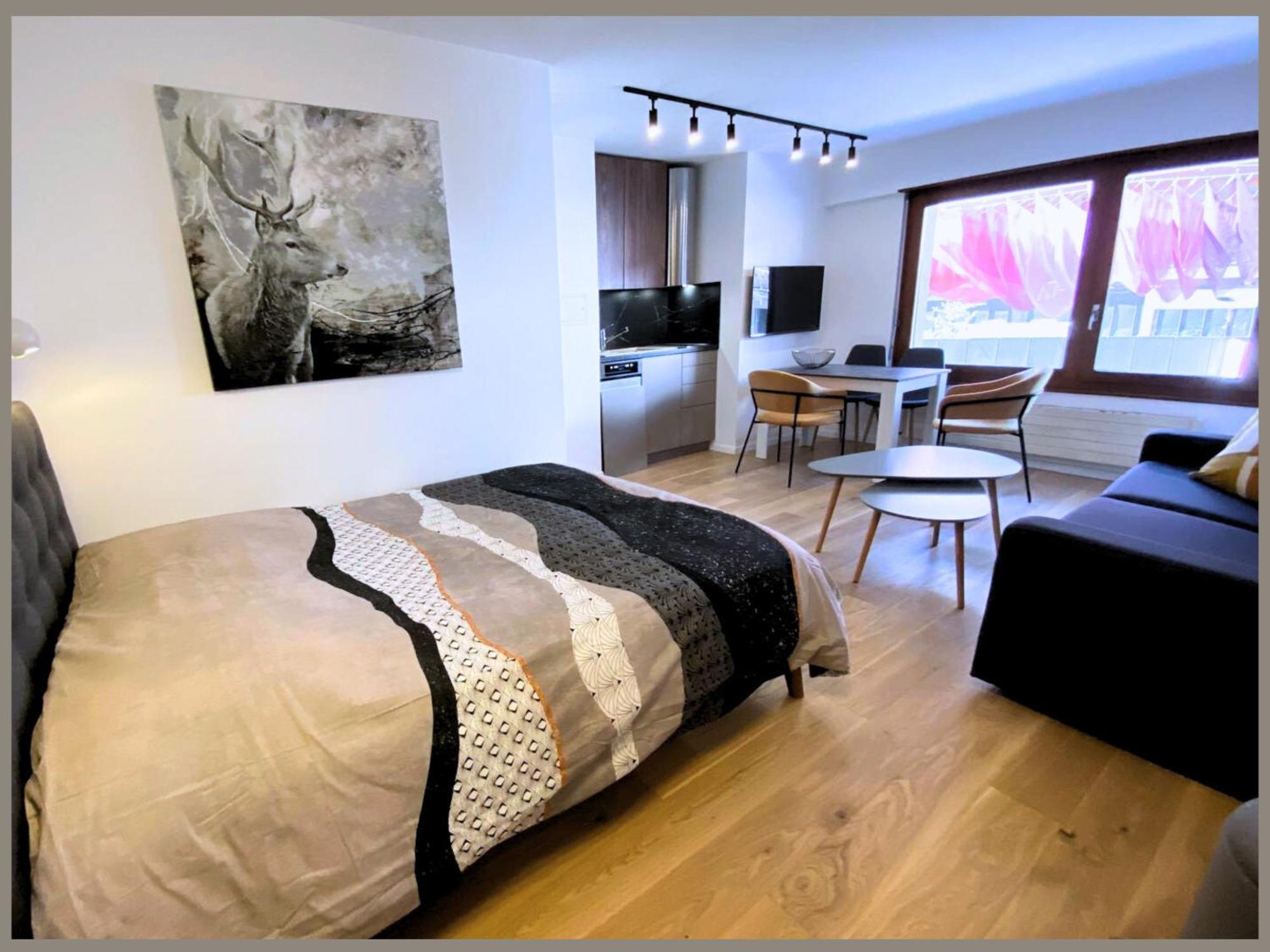 La Perle Montana Apartment ครองส์มอนตานา ภายนอก รูปภาพ