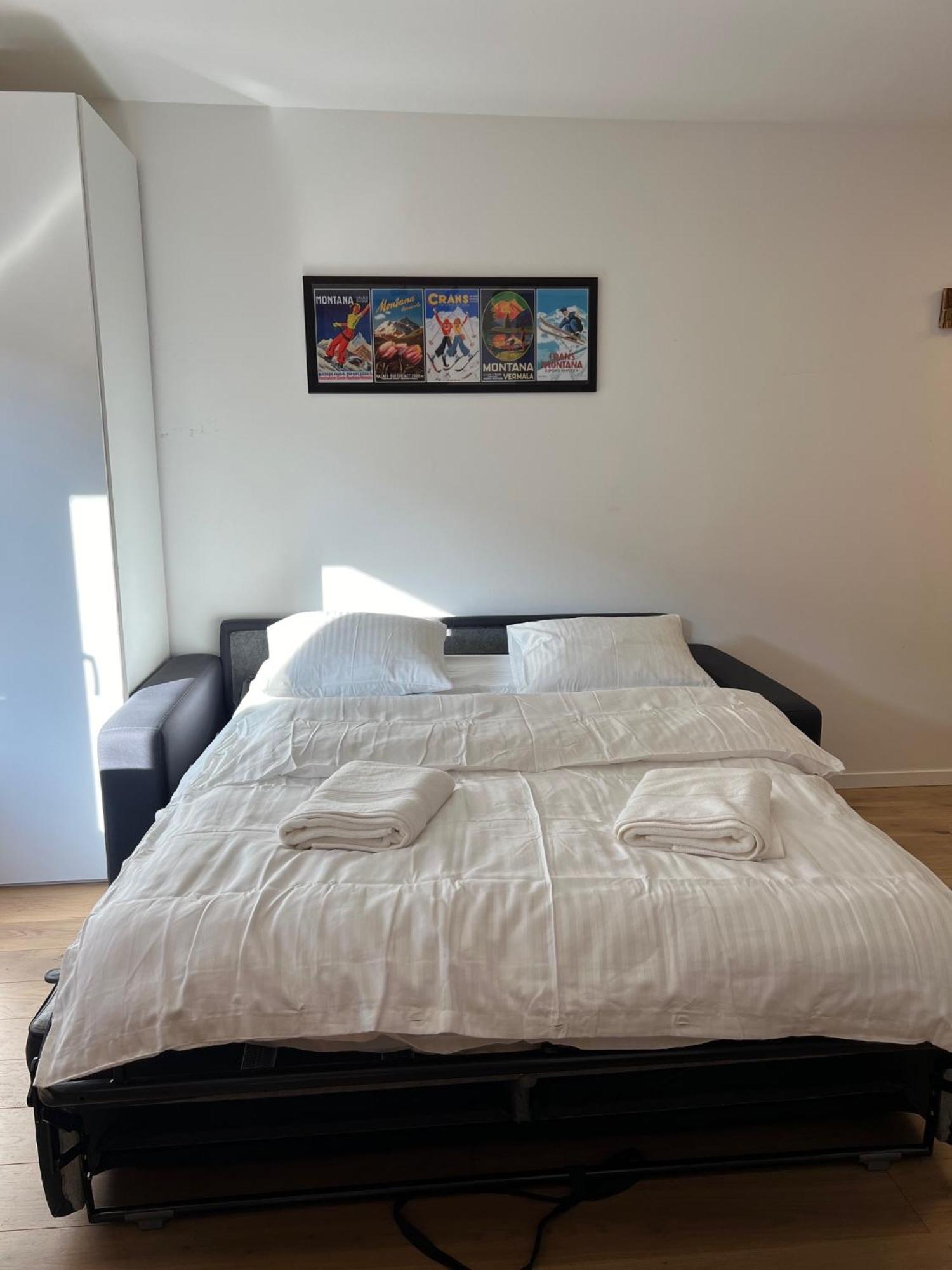 La Perle Montana Apartment ครองส์มอนตานา ภายนอก รูปภาพ