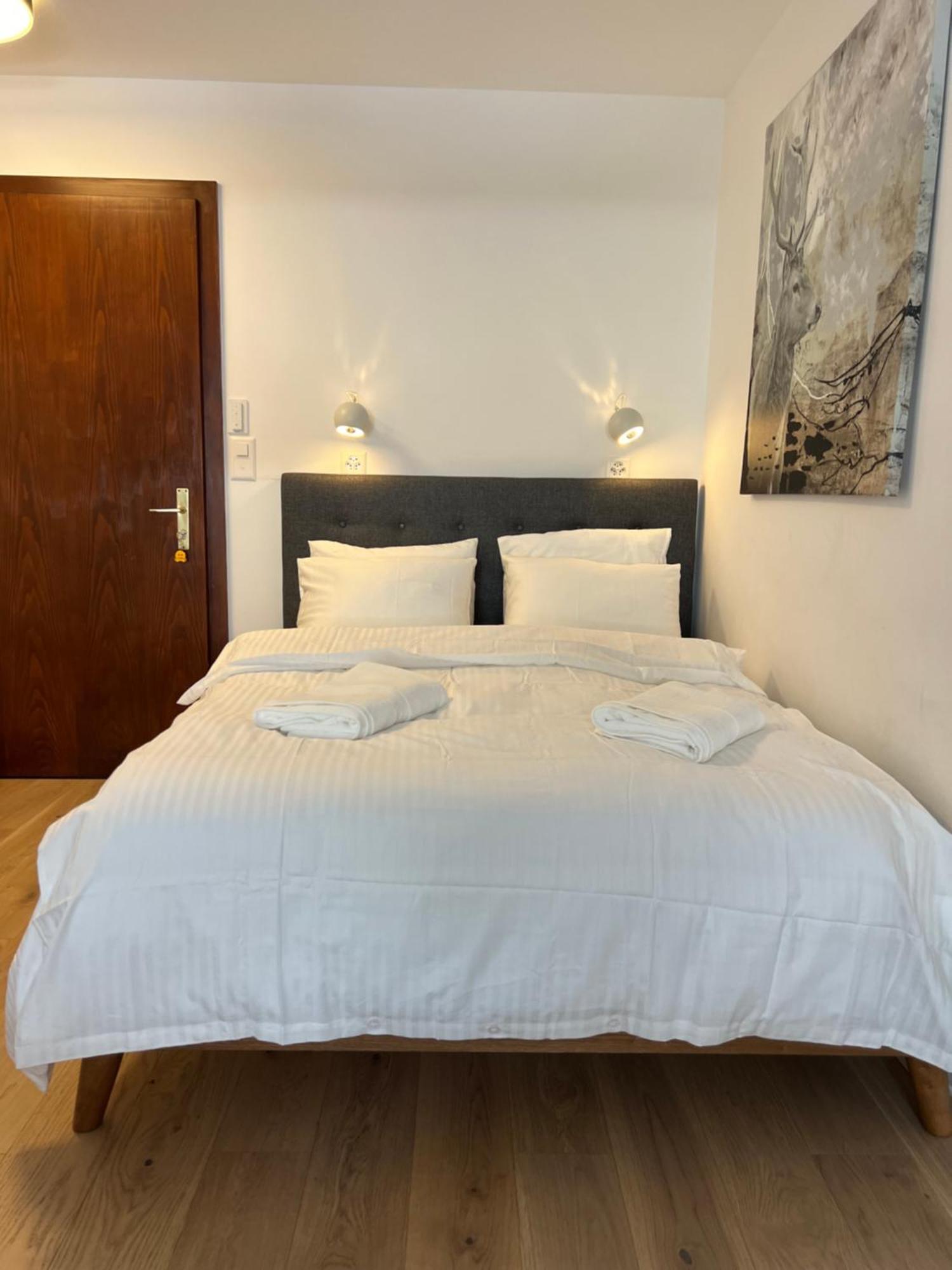 La Perle Montana Apartment ครองส์มอนตานา ภายนอก รูปภาพ